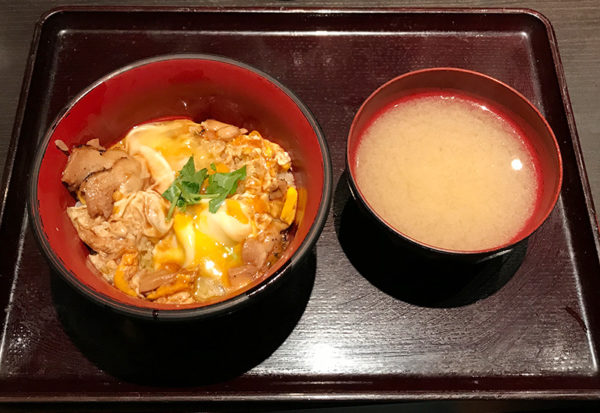 親子丼と具盛り鶏汁 京都 烏丸 焼き鳥 鳥あさ ランチ